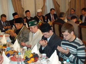 Ифтар с политическим оттенком - Региональное духовное управление мусульман свердловской области, Екатеринбург