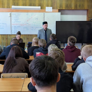 Встреча студентов с имам-хатыбом Серовской мечети Ильнур-хазратом Мансуровым - Региональное духовное управление мусульман свердловской области, Екатеринбург