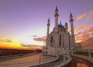 В Казанский кремль передан уникальный Коран из серебра - Региональное духовное управление мусульман свердловской области, Екатеринбург